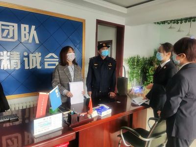 下花園區檢察院規范小微型客車租賃，為行業安全消除隱患